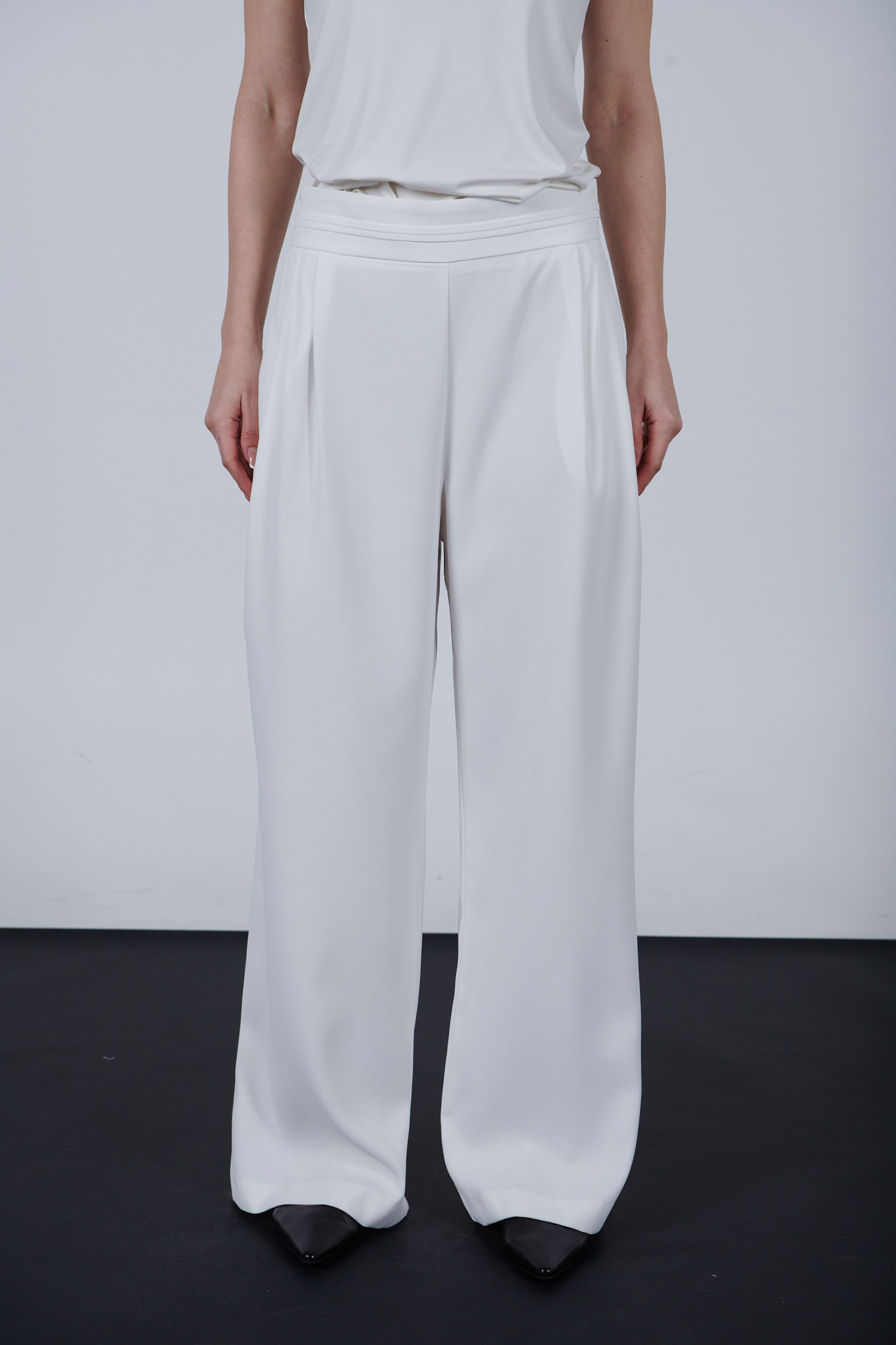 wide belted style pants