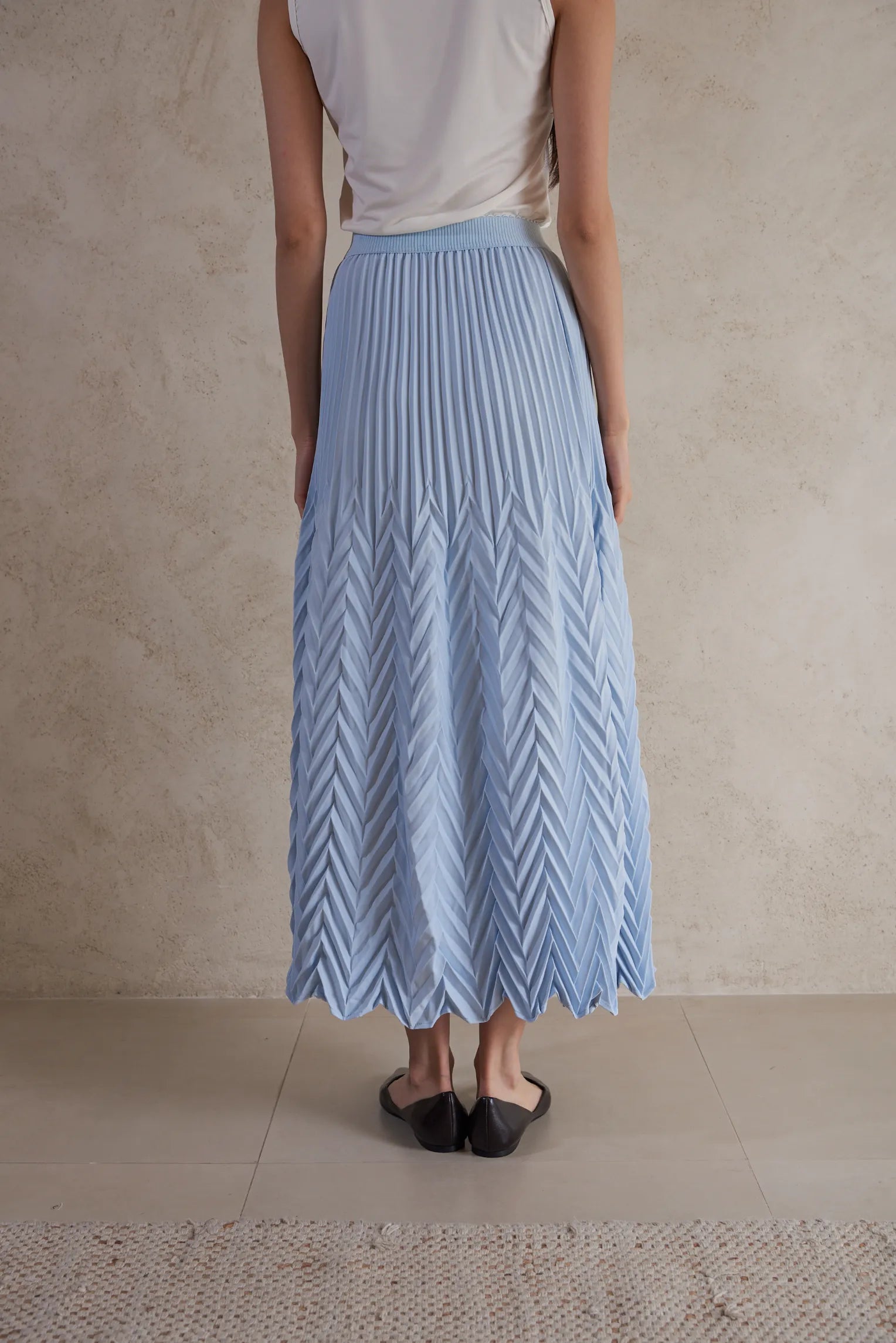 Flowy pleated skirt
